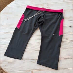 Vintage Y2K Nike grey & pink capri cropped leggings with embroidered swoosh